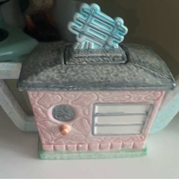 Pastel pink flamingo tea pot - Picture 3 of 4